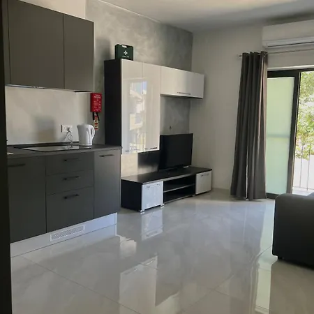 Brand New In Paceville, St Julians Apartmán