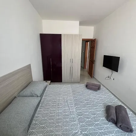Brand New In Paceville, St Julians דירה *